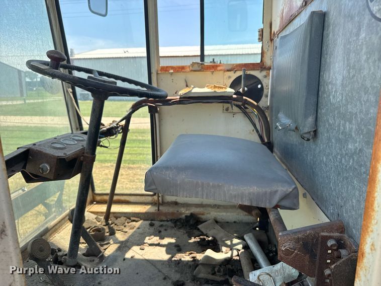 image for item ER2040 Gleaner Baldwin combine