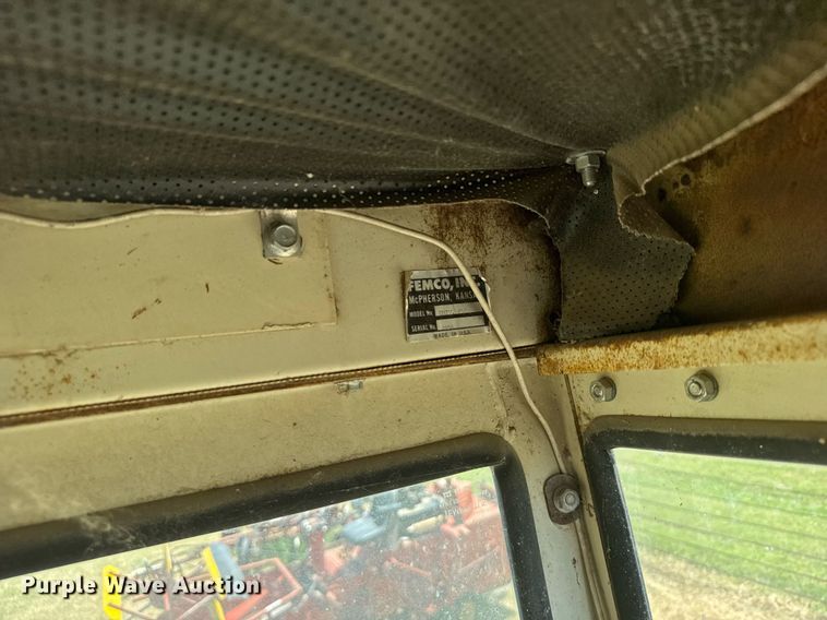 image for item ER2040 Gleaner Baldwin combine