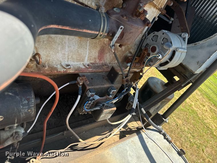 image for item ER2040 Gleaner Baldwin combine