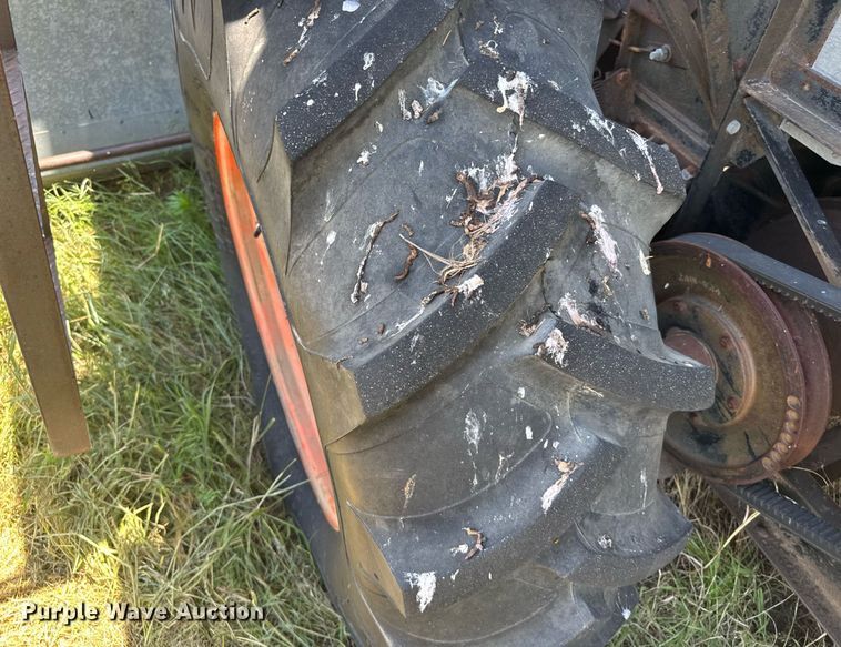 image for item ER2040 Gleaner Baldwin combine