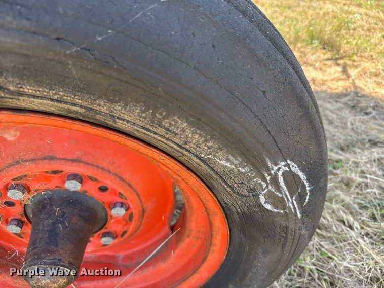 image for item ER2040 Gleaner Baldwin combine