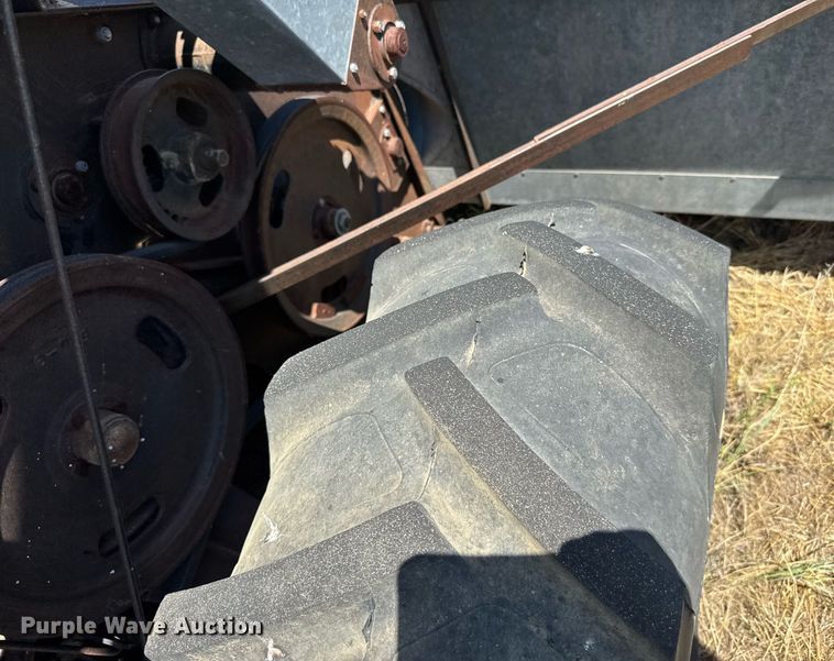 image for item ER2040 Gleaner Baldwin combine