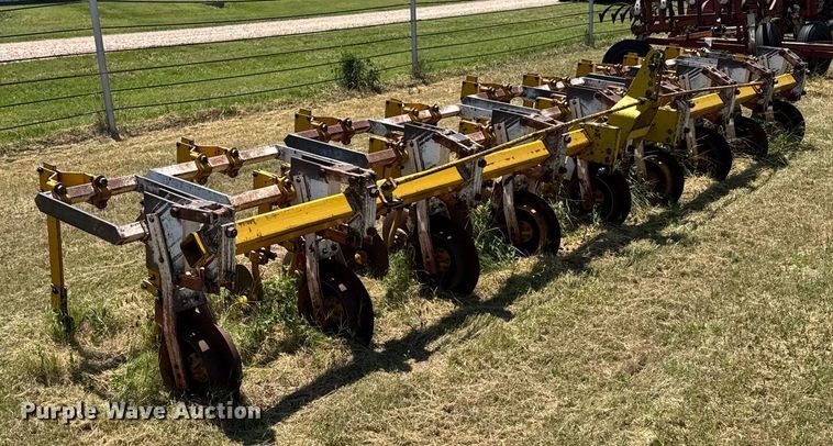image for item ER2043 Row crop cultivator