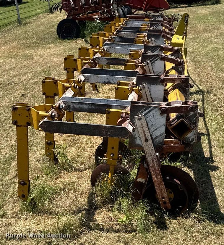 image for item ER2043 Row crop cultivator