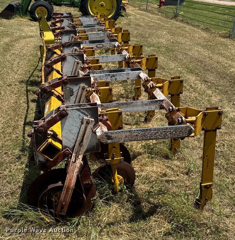 image for item ER2043 Row crop cultivator