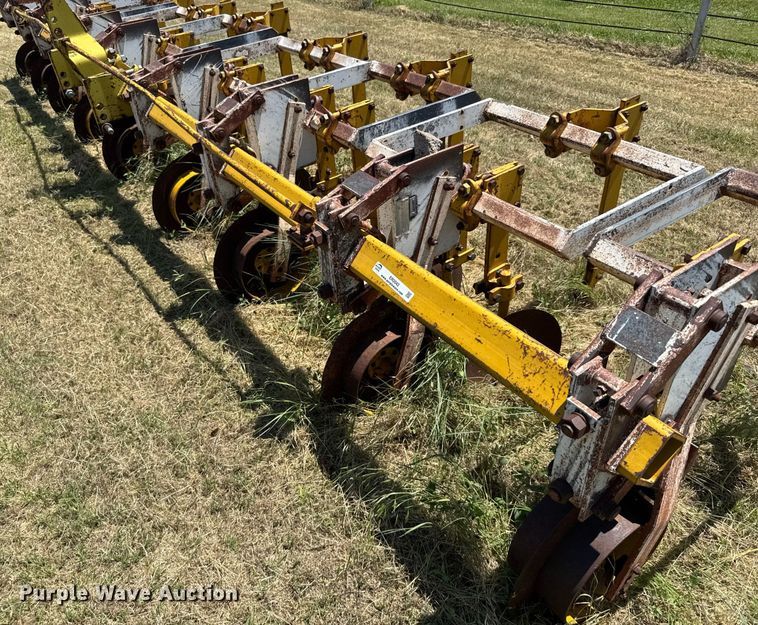 image for item ER2043 Row crop cultivator