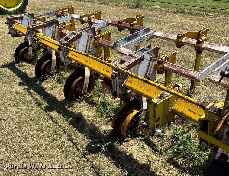 image for item ER2043 Row crop cultivator