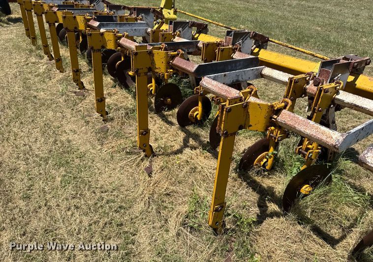 image for item ER2043 Row crop cultivator