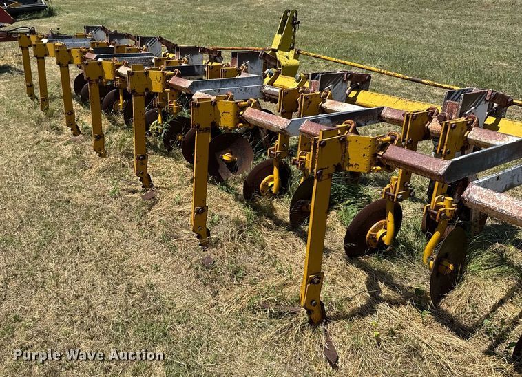 image for item ER2043 Row crop cultivator