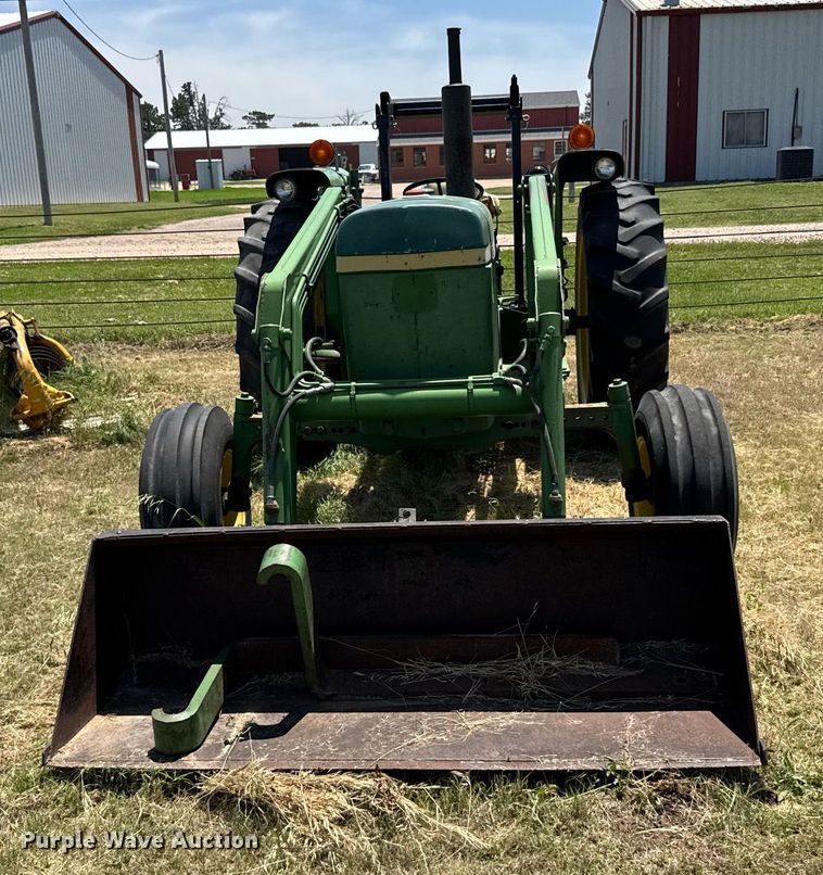 image for item ER2045 1978 John Deere 2440 tractor
