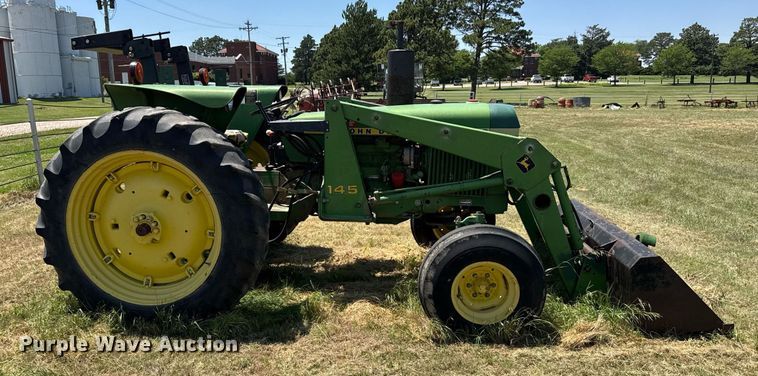 image for item ER2045 1978 John Deere 2440 tractor