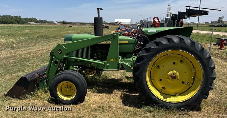 image for item ER2045 1978 John Deere 2440 tractor