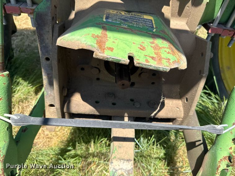 image for item ER2045 1978 John Deere 2440 tractor