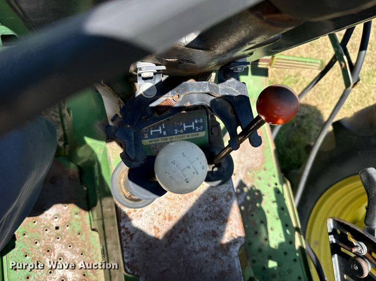 image for item ER2045 1978 John Deere 2440 tractor