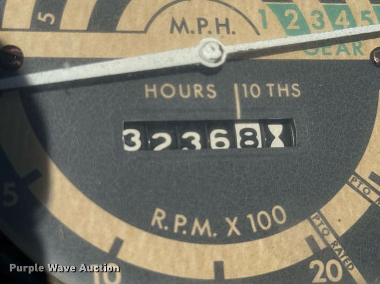 image for item ER2045 1978 John Deere 2440 tractor