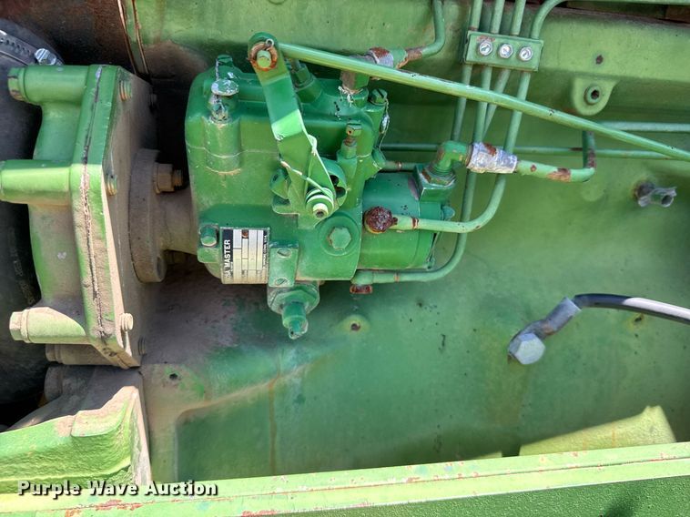 image for item ER2045 1978 John Deere 2440 tractor