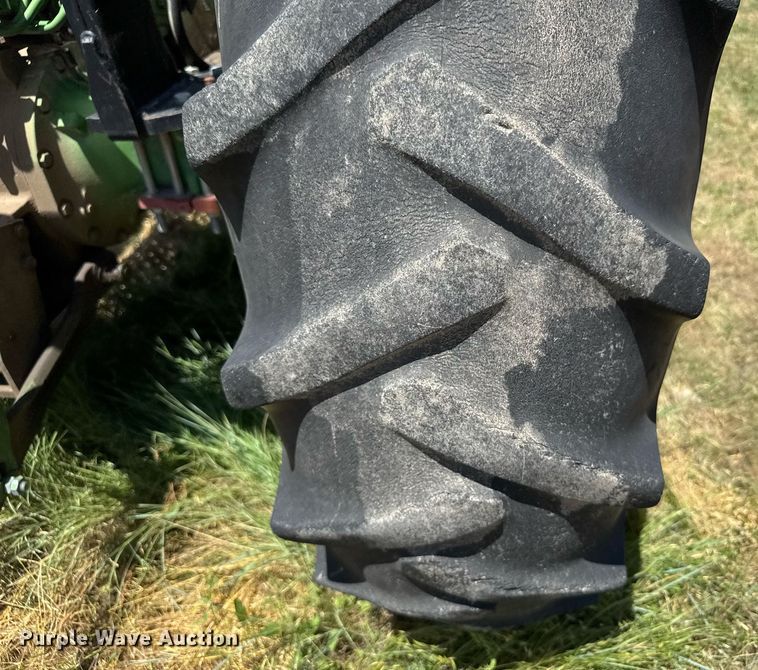 image for item ER2045 1978 John Deere 2440 tractor