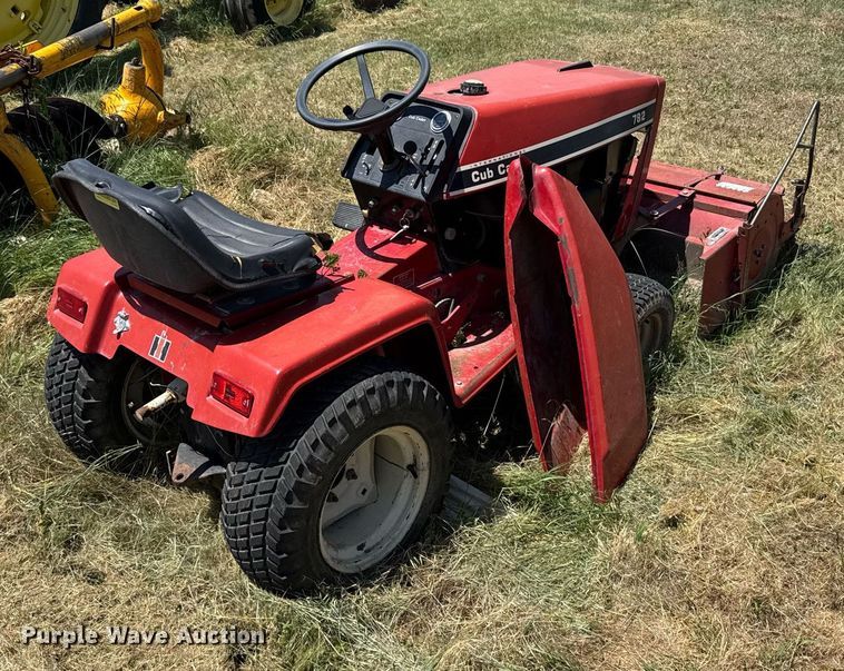 image for item ER2047 Cub Cadet 782 lawn tractor