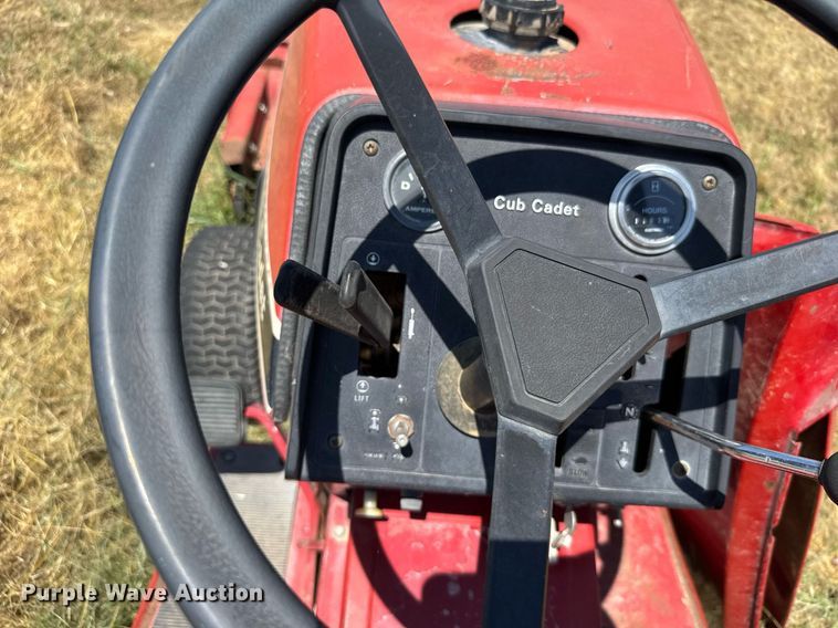image for item ER2047 Cub Cadet 782 lawn tractor