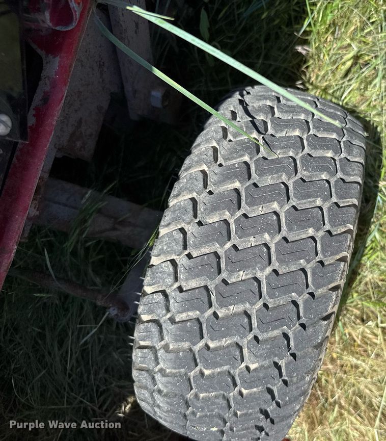 image for item ER2047 Cub Cadet 782 lawn tractor