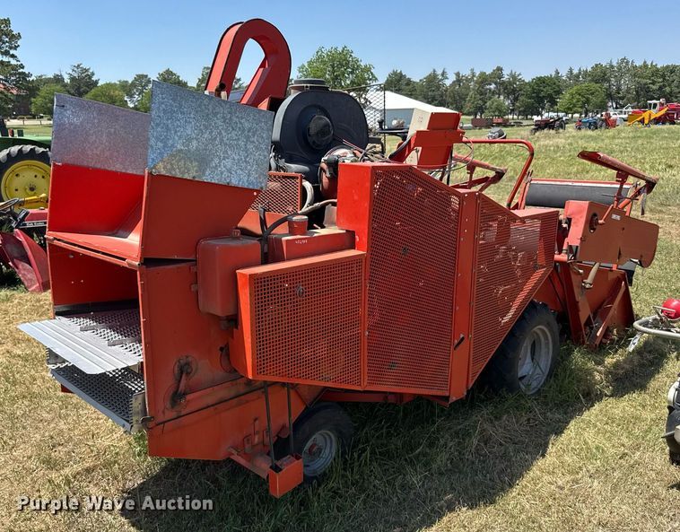 image for item ER2049 1987 Hans-Ulrich Hedge 125 seed harvester