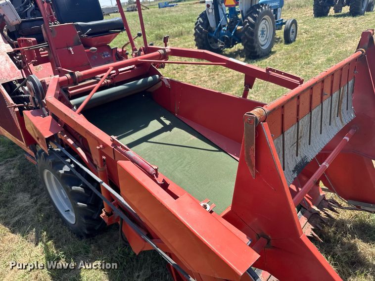 image for item ER2052 1982 Hans-Ulrich Hege 125B seed harvester
