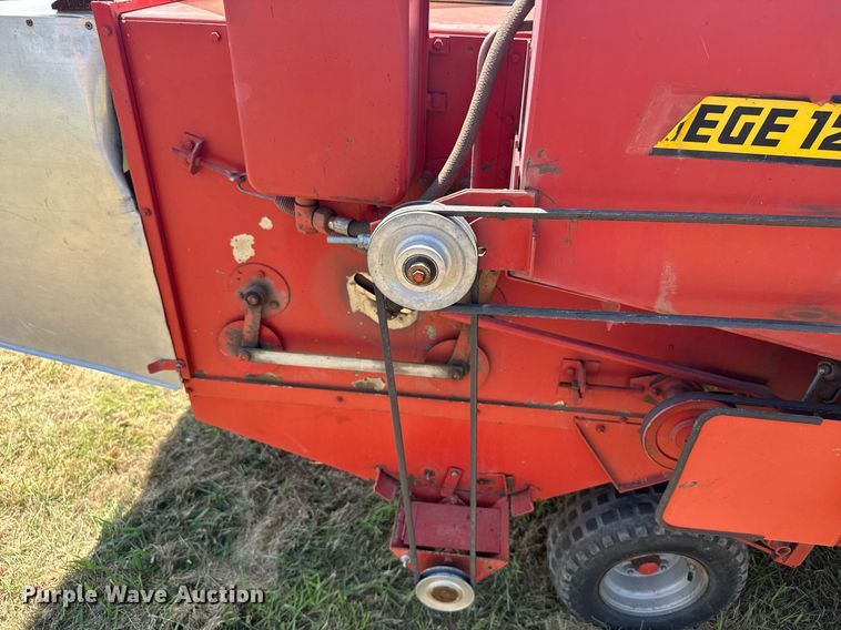 image for item ER2052 1982 Hans-Ulrich Hege 125B seed harvester