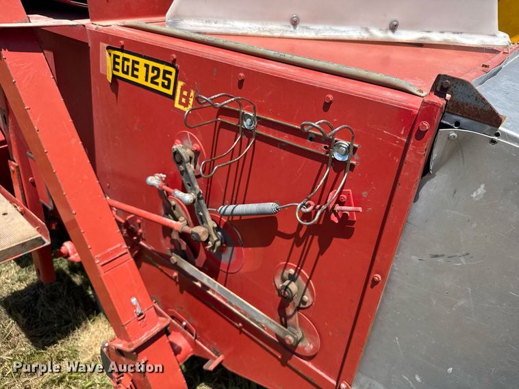 image for item ER2052 1982 Hans-Ulrich Hege 125B seed harvester