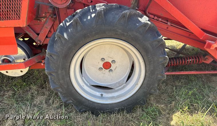 image for item ER2052 1982 Hans-Ulrich Hege 125B seed harvester