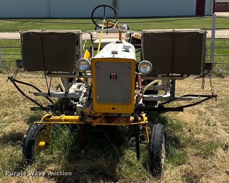 image for item ER2054 International Cub tractor