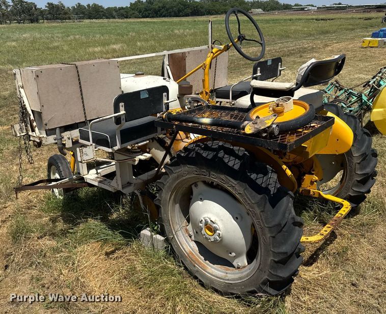 image for item ER2054 International Cub tractor