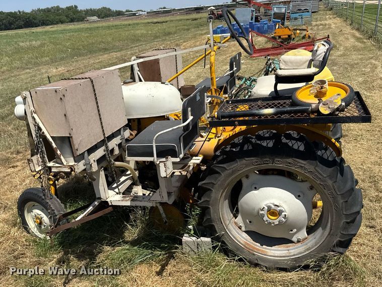 image for item ER2054 International Cub tractor