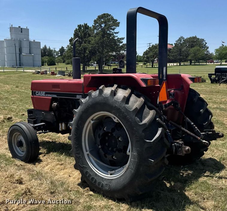 image for item ER2056 1987 Case IH 885 tractor