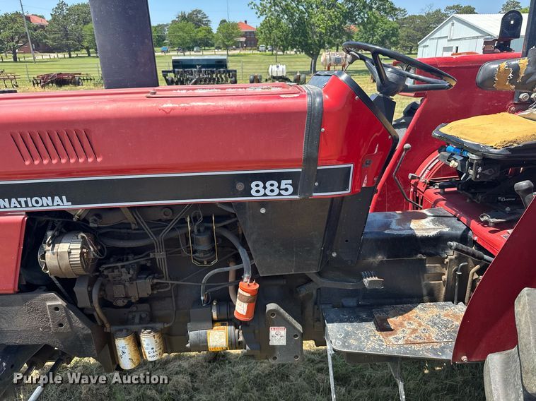 image for item ER2056 1987 Case IH 885 tractor