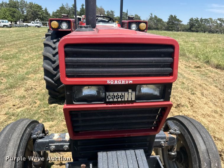 image for item ER2056 1987 Case IH 885 tractor