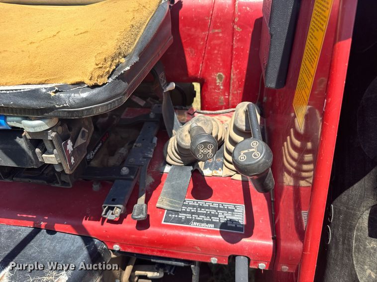 image for item ER2056 1987 Case IH 885 tractor