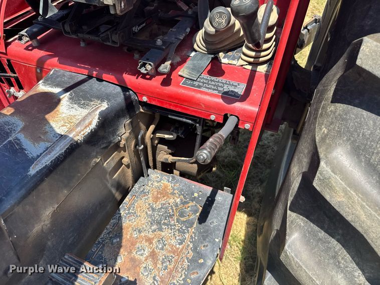 image for item ER2056 1987 Case IH 885 tractor