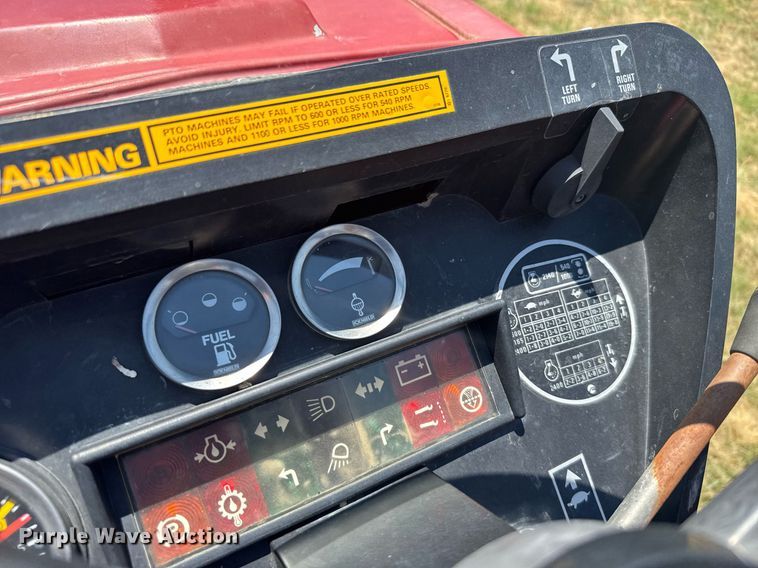 image for item ER2056 1987 Case IH 885 tractor