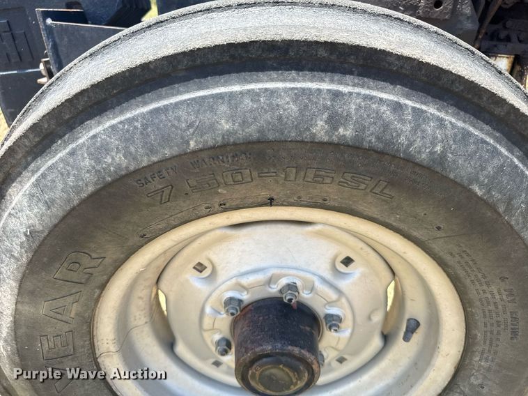 image for item ER2056 1987 Case IH 885 tractor