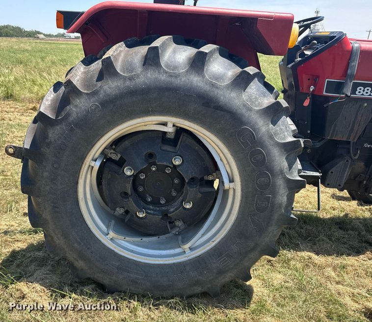 image for item ER2056 1987 Case IH 885 tractor