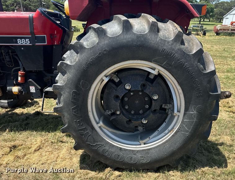 image for item ER2056 1987 Case IH 885 tractor