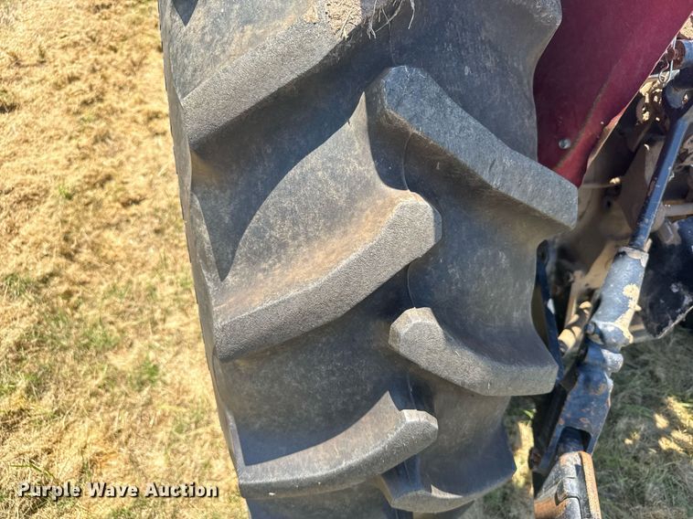 image for item ER2056 1987 Case IH 885 tractor