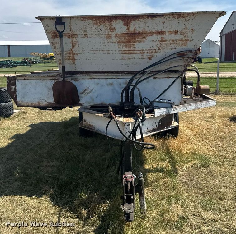 image for item ER2061 Range feeder trailer