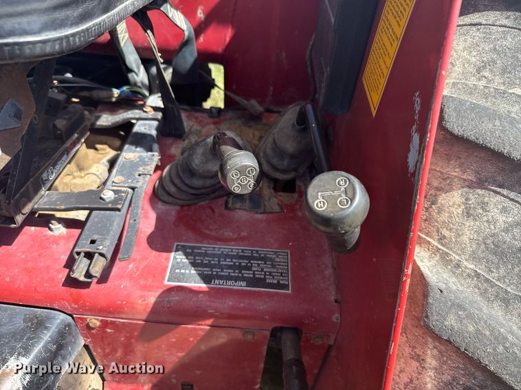 image for item ER2068 1988 Case IH 485 tractor