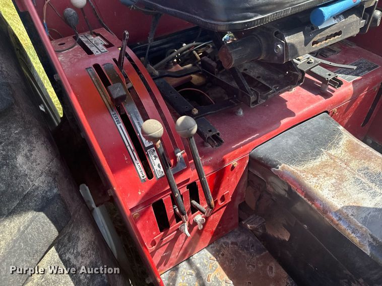image for item ER2068 1988 Case IH 485 tractor
