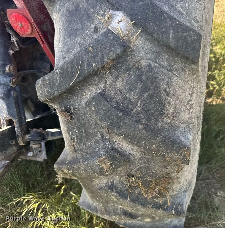 image for item ER2068 1988 Case IH 485 tractor