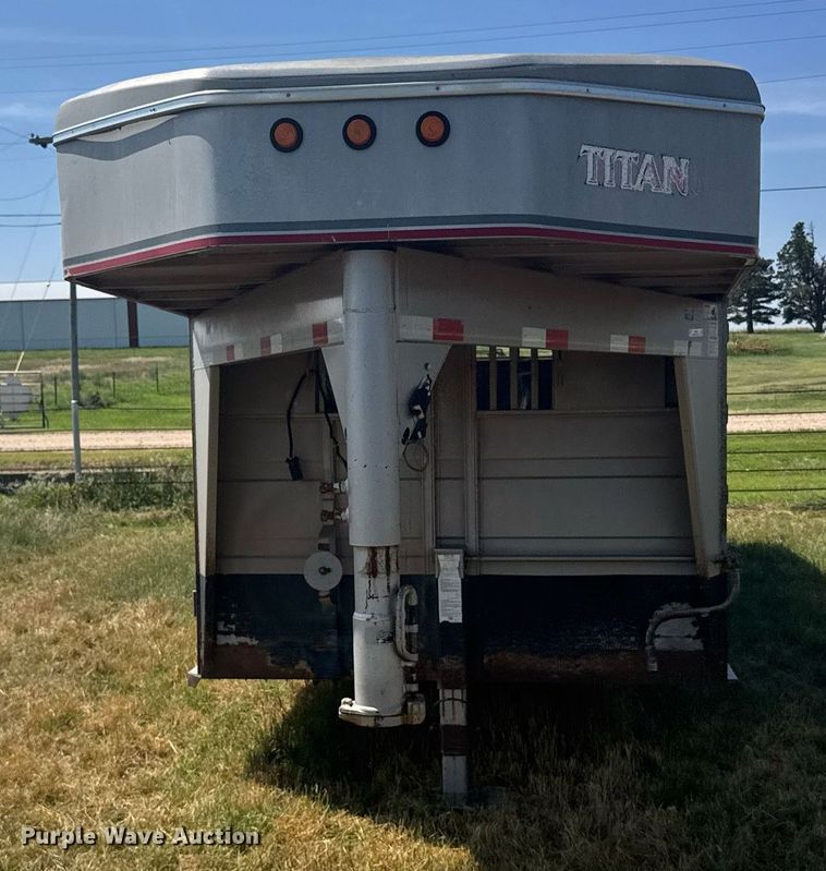 image for item ER2069 2006 Titan 1R6097 livestock trailer
