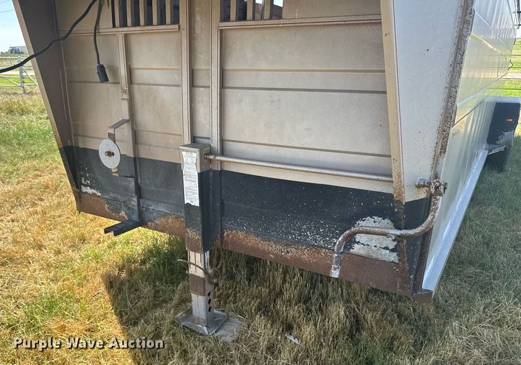 image for item ER2069 2006 Titan 1R6097 livestock trailer