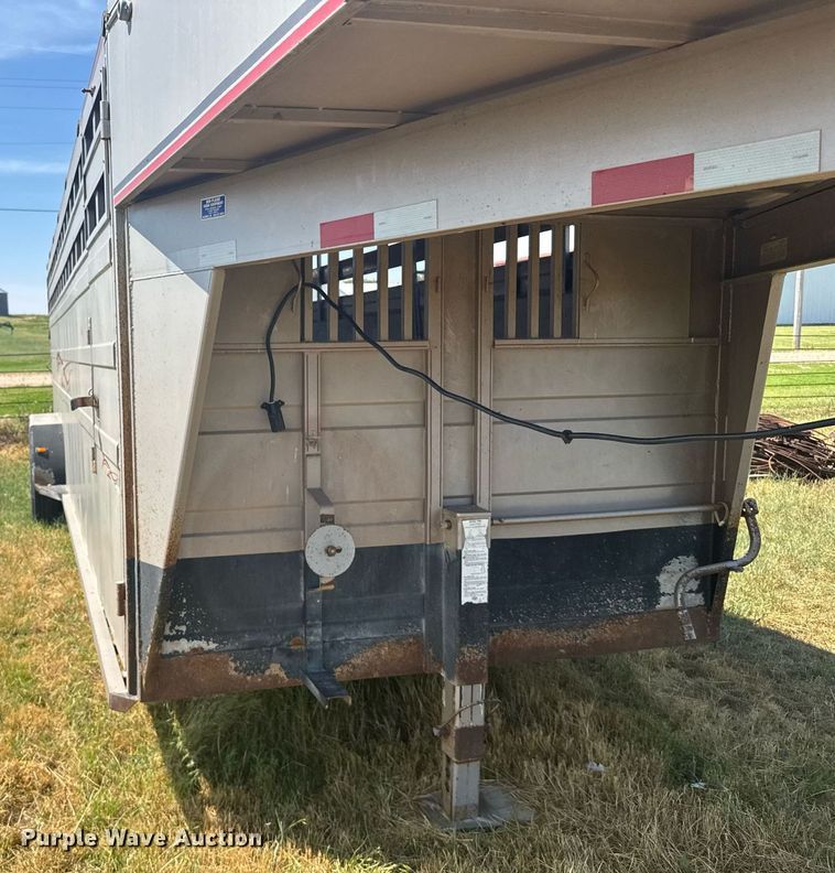 image for item ER2069 2006 Titan 1R6097 livestock trailer