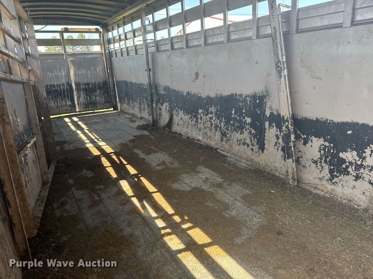 image for item ER2069 2006 Titan 1R6097 livestock trailer